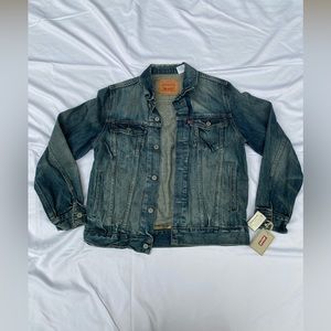 Levis Jean Jacket Size large NWT